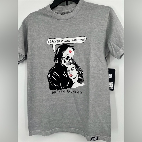 Zumiez Broken Promises Forever Means Nothing Short Unisex Size Small-NWT - Picture 1 of 4